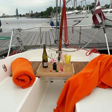 Hotel en barco Houseboat Riga